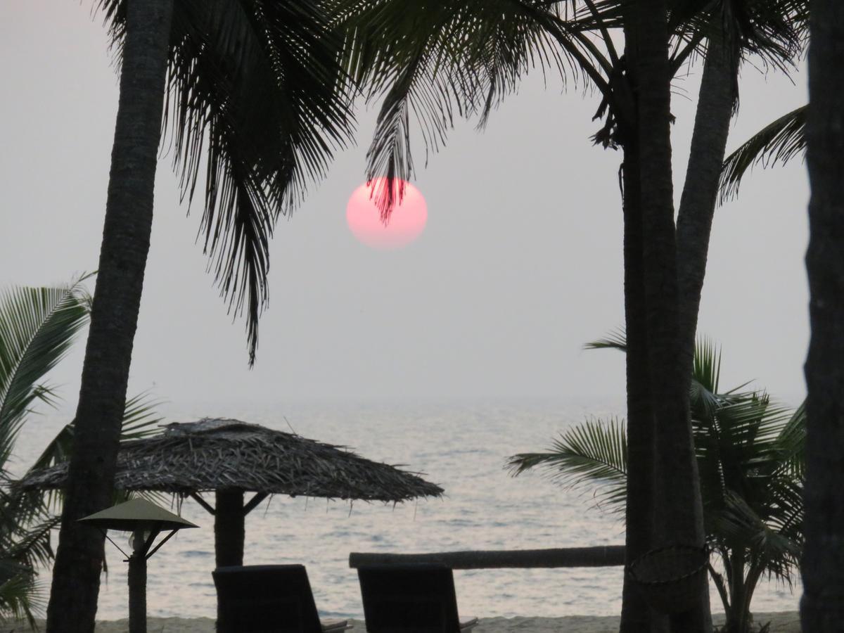 Kanan Beach Resort Nīleshwar Eksteriør billede