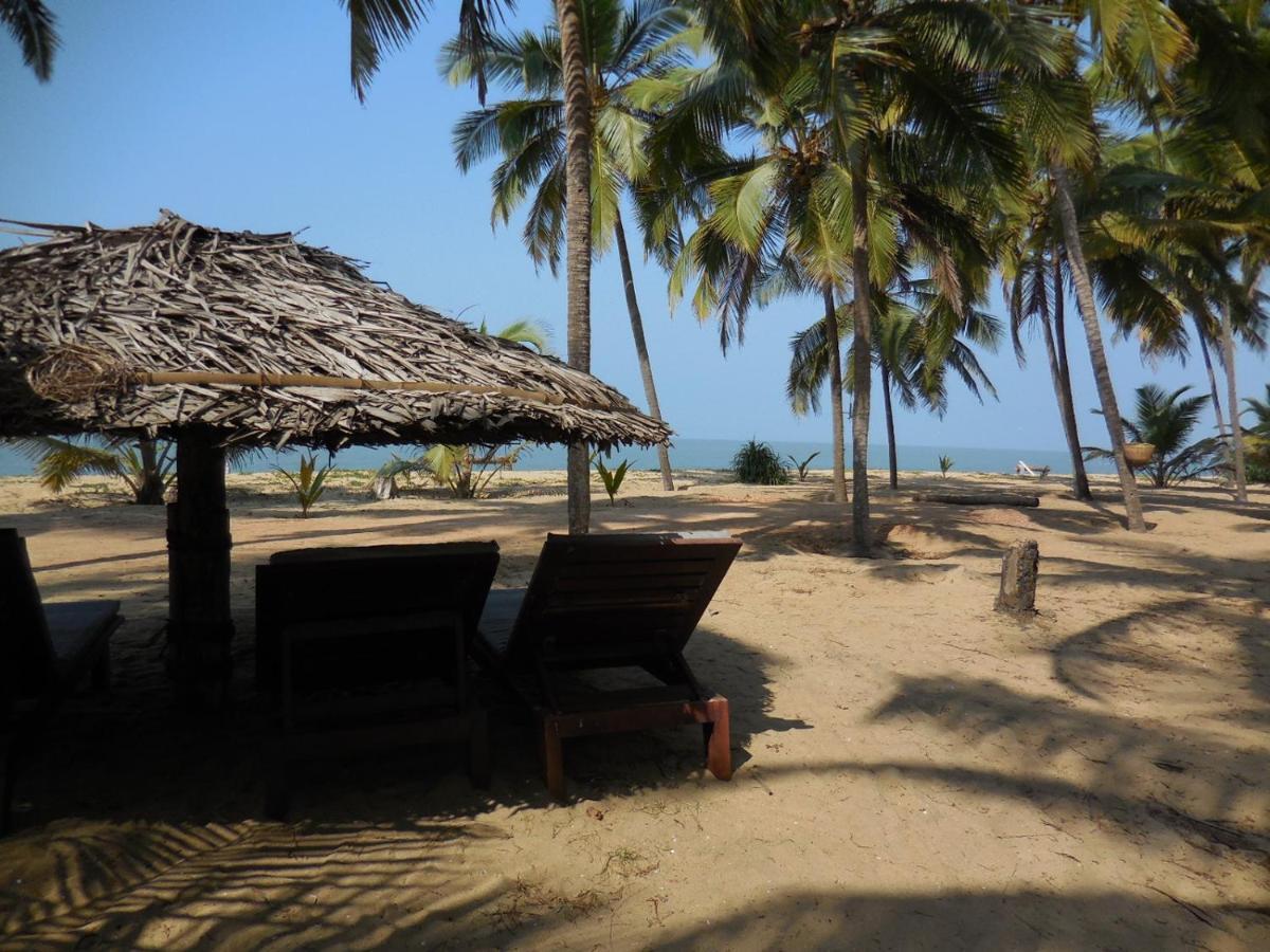 Kanan Beach Resort Nīleshwar Eksteriør billede